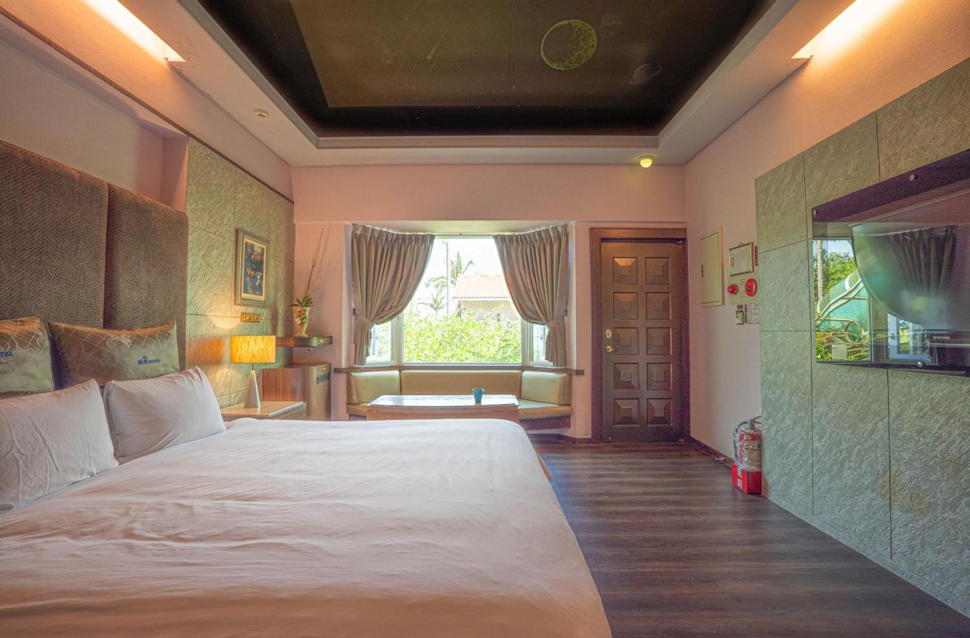 Regale Motel Zhonghe  Exteriér fotografie